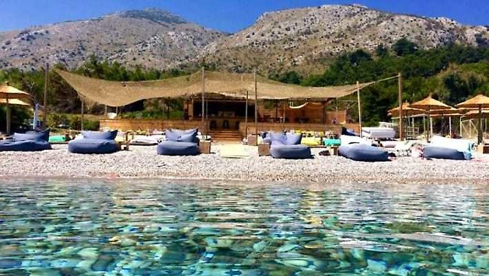 Το νησί που θα έπρεπε να βουλιάζει από κόσμο δεν το προτιμάει κανείς το καλοκαίρι (Pics)