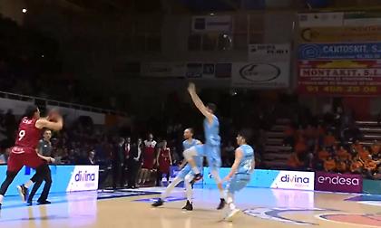 Απίθανο τρίποντο από το κέντρο στην ACB (video)
