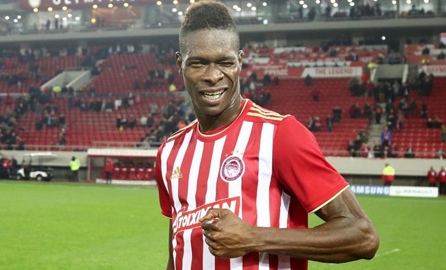 Οι «ερυθρόλευκες» ευχές του Σισέ για το 2019