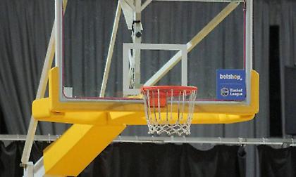 Σαμπόνις: Όταν γκρέμιζε τη μπασκέτα (vid)