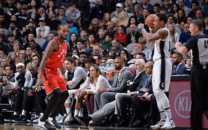 Νίκησαν και... γιούχαραν τον «προδότη» Λέοναρντ οι Σπερς