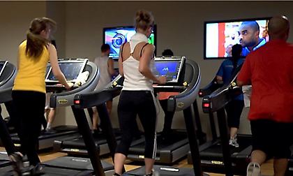 Γιατί είναι μεγάλο λάθος να τρέχεις στο διάδρομο ενώ χαζεύεις στην τηλεόραση;