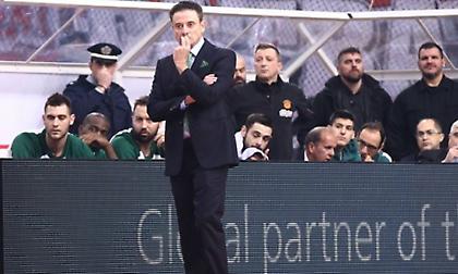 Απόρησε για το προστατευτικό δίχτυ στο ΣΕΦ ο γιος του Πιτίνο