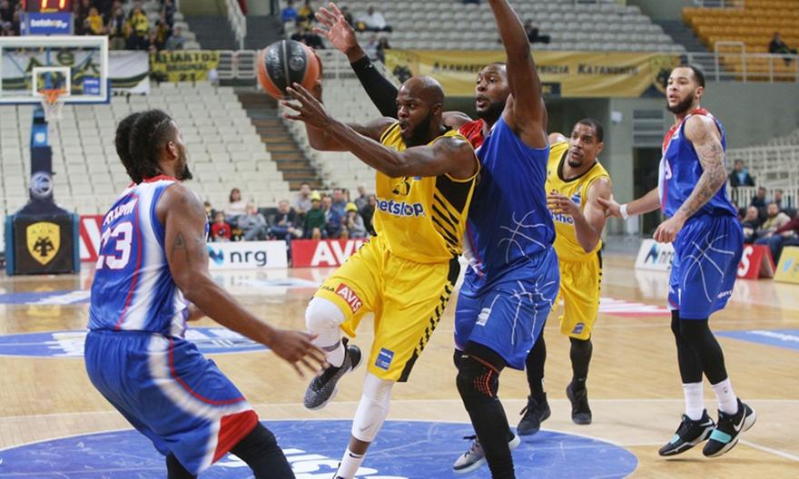 Γκρίφιν: «Διαθέτει εξαιρετικό ρόστερ ο Ολυμπιακός»