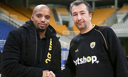 Η υποδοχή στον Θίοντορ στο ΟΑΚΑ (pics)