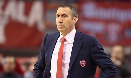 Ολυμπιακός: Οι κόρες του κόουτς Μπλατ τον στήριξαν στο ντέρμπι από… μακριά! (photο)