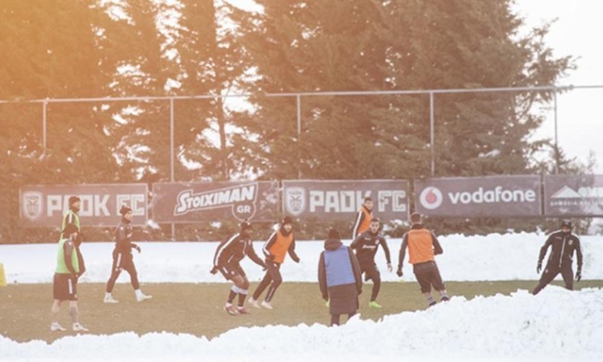 Επιστροφή για Ακπόμ, θεραπεία ο Χατσερίδης
