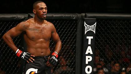 Με αυτόν υπερασπίζεται τη ζώνη του ο Τζόουνς