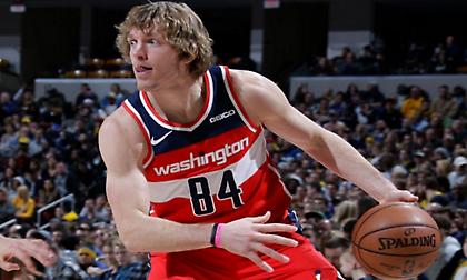 «Κόπηκαν» από Ουίζαρντς και Ράπτορς οι Μπέικερ, Μπράουν