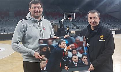 Ένα κάδρο ως δώρο από την Μπάμπεργκ στον Μπάνκι (pic)