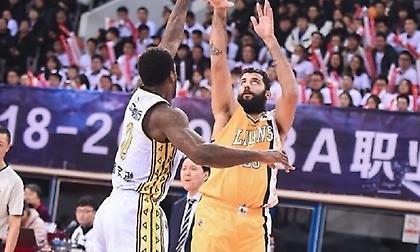 Στο… ρελαντί Μπουρούσης και Λάιονς