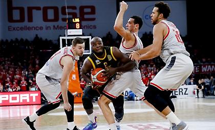 Πάλεψε, αλλά «έπεσε» στη Βαμβέργη η ΑΕΚ!