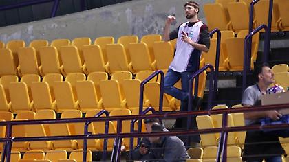 Οπαδός της Μπασκόνια στο ΣΕΦ: «Κάποιοι με έβριζαν και με απειλούσαν,αλλά οι περισσότεροι ήταν καλοί»