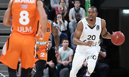 Σαρωτική στη Φρανκφούρτη η Κουμπάν, «διαστημικός» Περπέρογλου