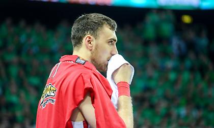 Μένει Αθήνα ο Μιλουτίνοφ!