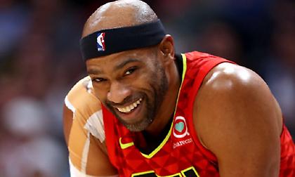 Έξαλλος με Κούρουκς ο Βινς Κάρτερ (video)