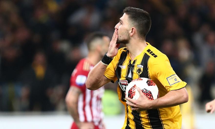 Στα γραφεία της ΑΕΚ για υπογραφές ο Μπακασέτας