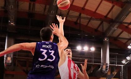 Νίκη-«θρίλερ» για τον Ερυθρό Αστέρα των Τόμιτς, Περπέρογλου