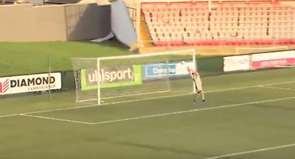 Viral: Δέχθηκε γκολ από 70 μέτρα! (vid)