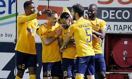 Παρέμεινε «κολλιτσίδα» στον ΑΠΟΕΛ η ΑΕΛ