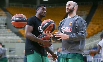 Με Καλάθη και Αντετοκούνμπο η προπόνηση του Παναθηναϊκού, στο ΟΑΚΑ και ο Πέιν