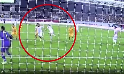 Απίστευτο βίντεο: Κέρδισε πέναλτι από σπρώξιμο συμπαίκτη του!