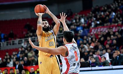 «Διπλός» Μπουρούσης και εύκολη νίκη για Λάιονς