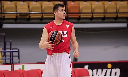 Εκτός δωδεκάδας ο Αγραβάνης