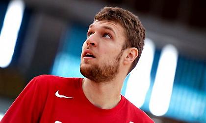 Βεζένκοφ στο Eurohoops: «Και ο Τόμπσον είχε 12% και πήγε και έβαλε 8 τρίποντα!»