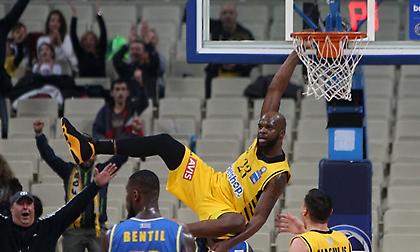 Τα highlights του ΑΕΚ-Περιστέρι και το απίθανο κάρφωμα του Γκρίφιν (video)