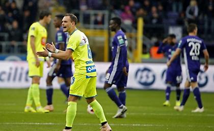 Σοκ για Μπριζ, δεν άλλαξε τίποτα στην Άντερλεχτ