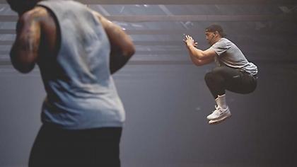 Επτά ασκήσεις σε 10 λεπτά για να λιώσει το λίπος (video)