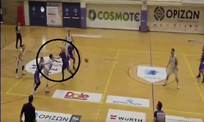 Βίντεο-σοκ: Παίκτης του Δούκα κινδυνεύει να χάσει την όρασή του έπειτα από εν ψυχρώ γροθιά αντιπάλου