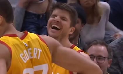 Απίθανη γκάφα και γέλια από Κόρβερ (video)