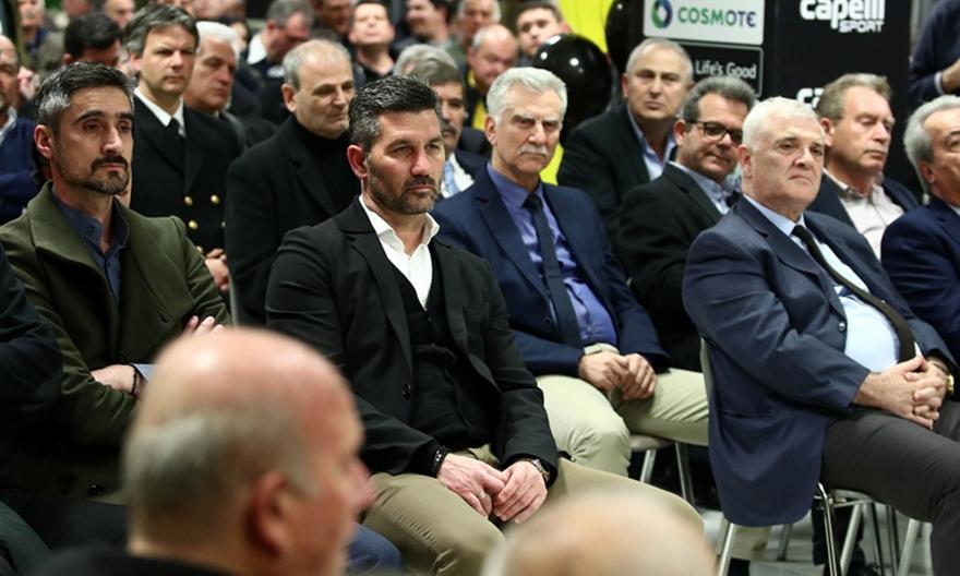 Τσακίρης: «Ζεσταίνονται ξανά με Ουζουνίδη»