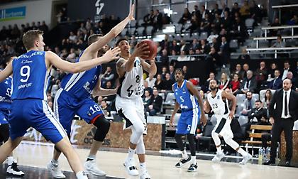 Συνέχισε με το απόλυτο η Βιλερμπάν, μεγάλο διπλό για Παρτιζάν