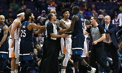 Ήρθαν στα χέρια και αποβλήθηκαν Ντιένγκ και Μπούκερ (video)