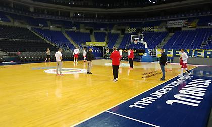 Το «Ολυμπιακός» στο κάστρο της Φενέρμπαχτσε (pics & vids)