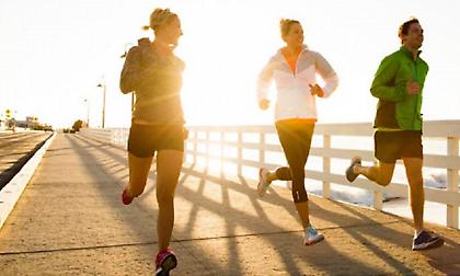 Γιατί το πρωινό τρέξιμο σας βοηθάει να «παλέψετε» την ημέρα