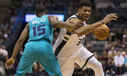 Ο αρχηγός Γιάννης οδήγησε στη νίκη τους Μπακς (vids-pics)