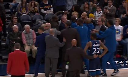 Την έπεσε στον διαιτητή και αποβλήθηκε ο Γκίμπσον (video)