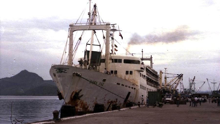 Ανάμεσα σε φωτιά και καρχαρίες: Το ναυάγιο με τους 4.375 νεκρούς που ξεπέρασε σε φρίκη τον Τιτανικό