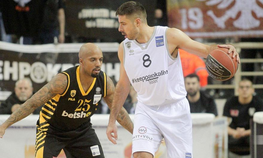 To τρίποντο του Τέπιτς από το... σπίτι του (video)