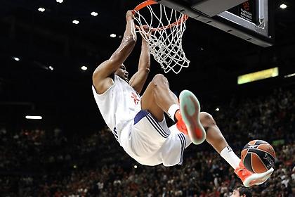 Κάρφωμα 360ο από τον Ράντολφ! (video)