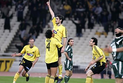 AEK-Παναθηναϊκός: Η εποχή που ο Νίκος Λυμπερόπουλος «πλήγωνε» τους «πράσινους»