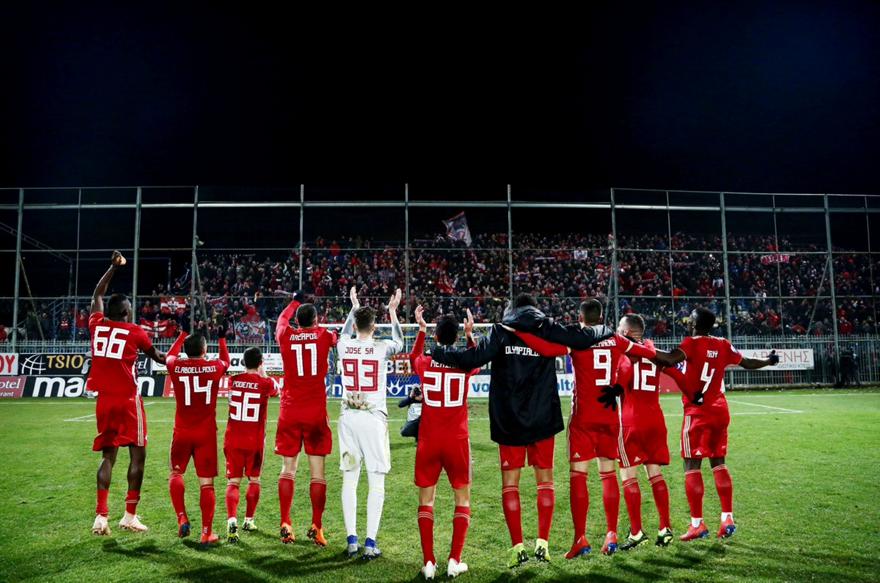 «Υπόκλιση» του Ολυμπιακού στον κόσμο του