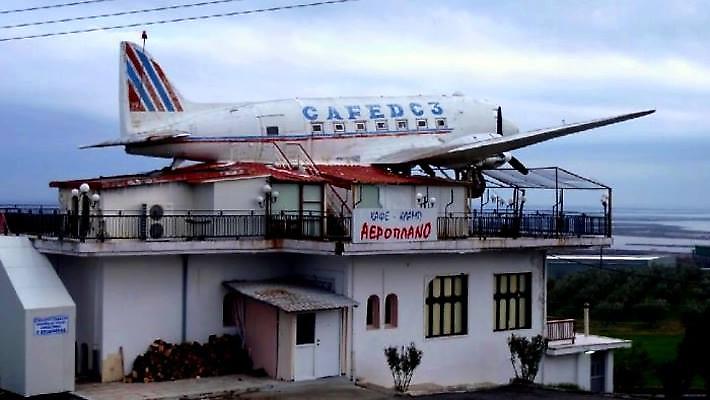 Το τέλος της αθωότητας: Η πιο θρυλική καφετέρια της Ελλάδας, έγινε οίκος ανοχής