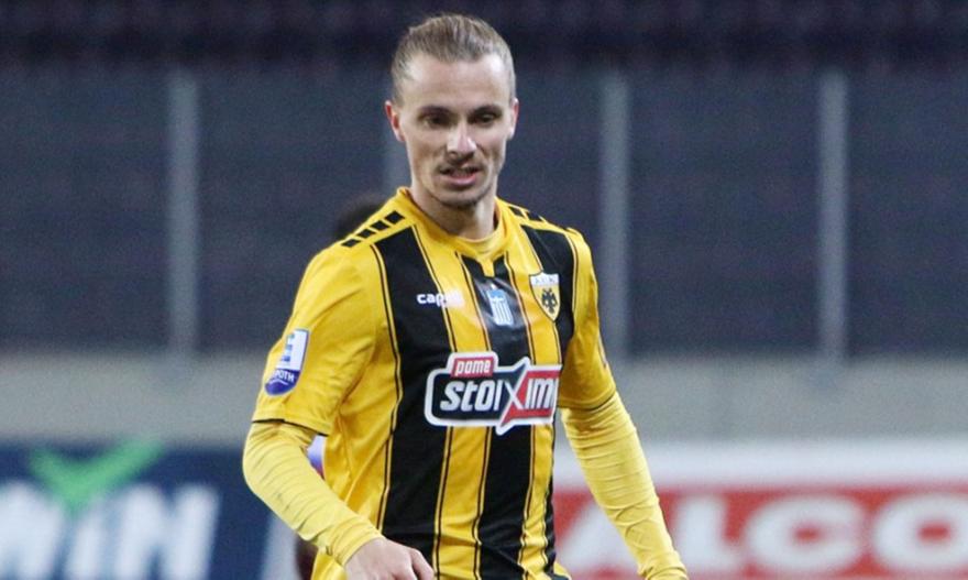 Χουλτ: «Μου αρέσει περισσότερο το 3-5-2»