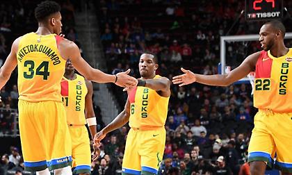 Επέστρεψαν στις νίκες οι Μπακς με «διπλό» Γιάννη