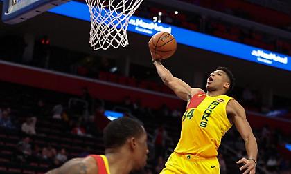 Η εμφάνιση του Αντετοκούνμπο στο Ντιτρόιτ